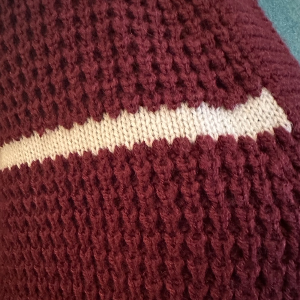 Burgundy and white striped cardigan - Picture 2 of 5